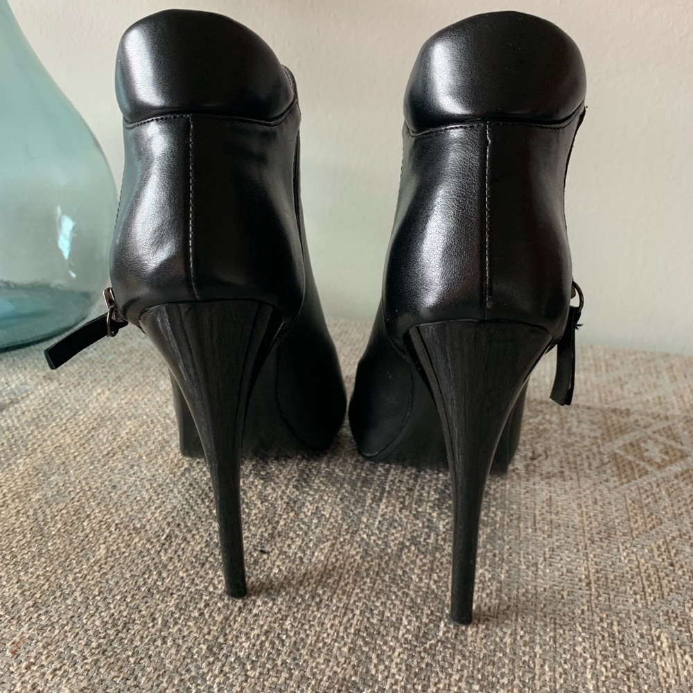 Black peep toe booties Steve Madden - Picture 2 of 6